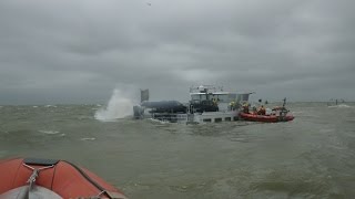 Binnenvaartschip gezonken op het IJsselmeer [upl. by Batsheva91]