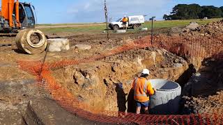 Constructing a sewer manhole [upl. by Malorie]